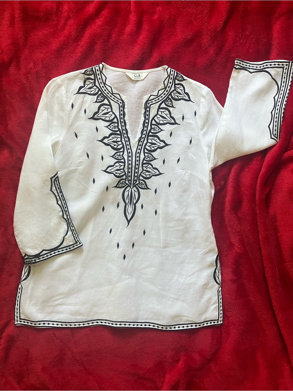 SLB Petite White/Black Embroidered Tunic